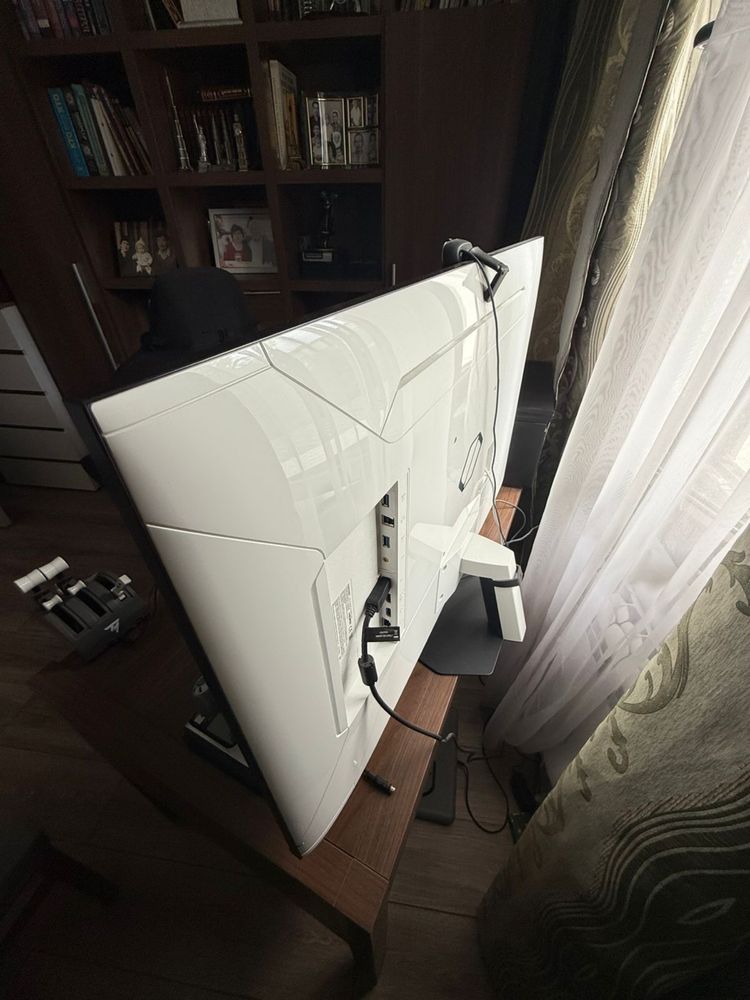 Монитор NEO G7 Одиссей 43 дюйма 4 К smart TV