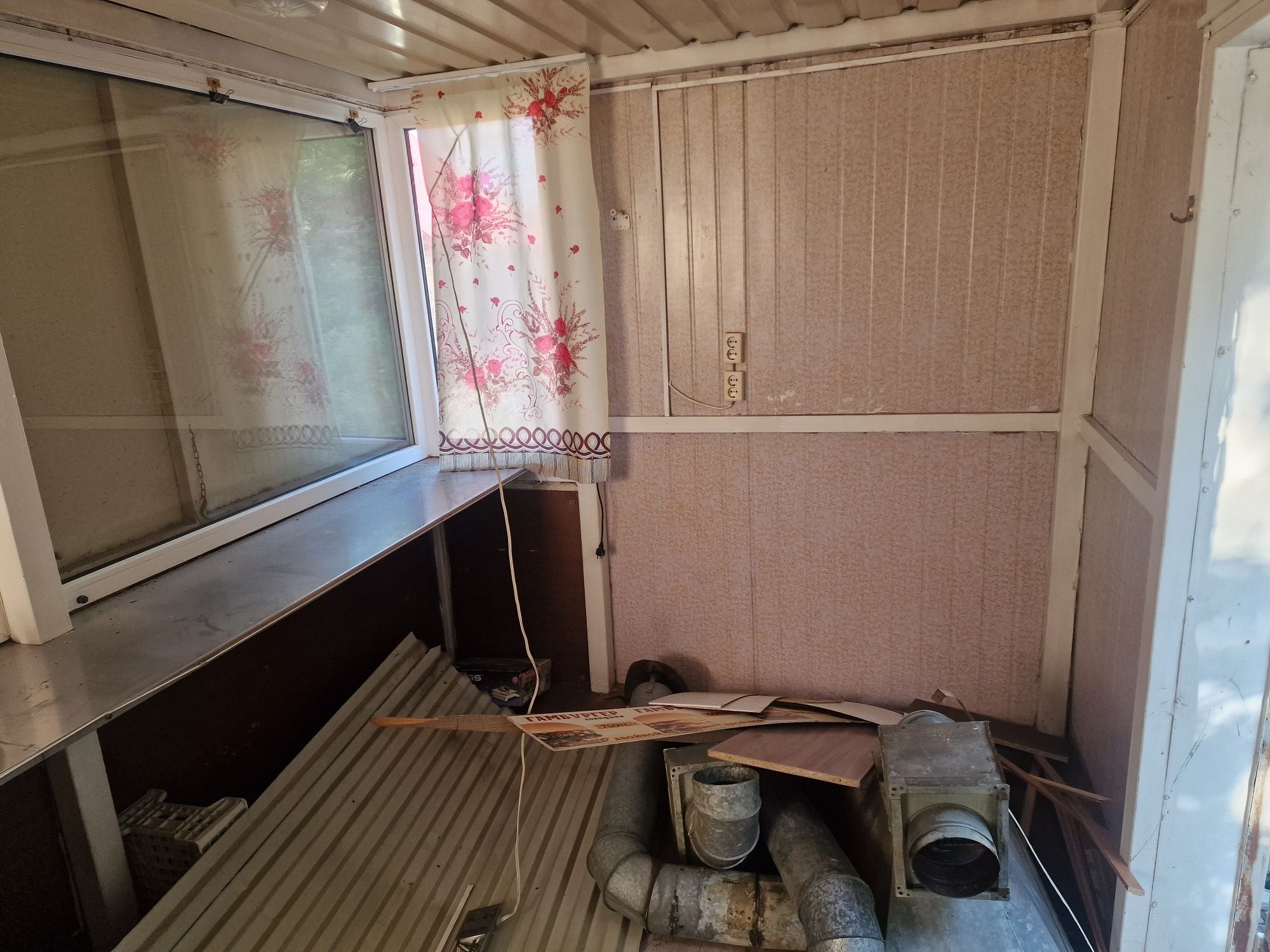 Киоск размером 2750 на 4850