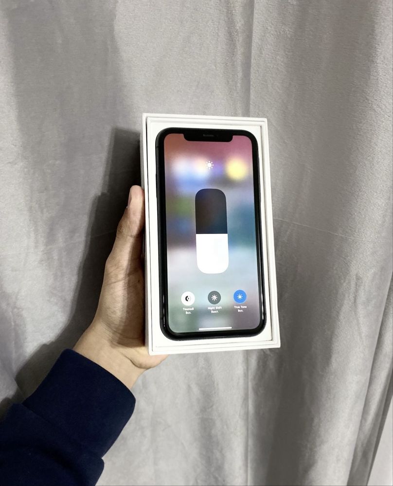 IPhone 11 64 gb.