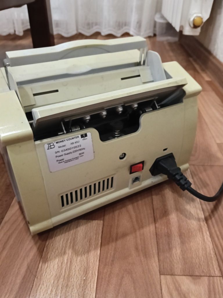 Счетная машинка продам