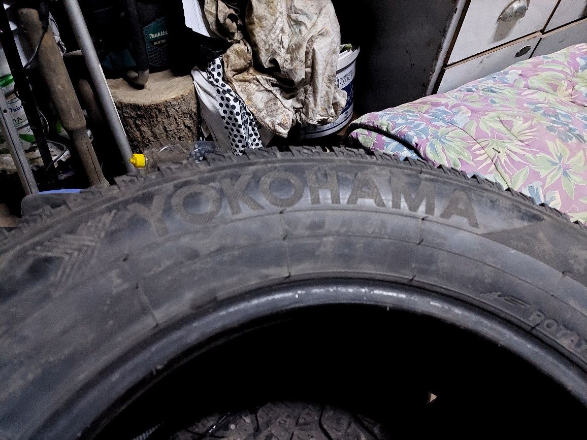 Продам шины комплект. Зимняя шипы