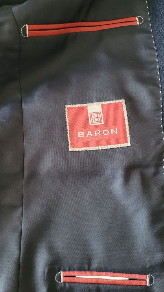 Продам мужской костюм