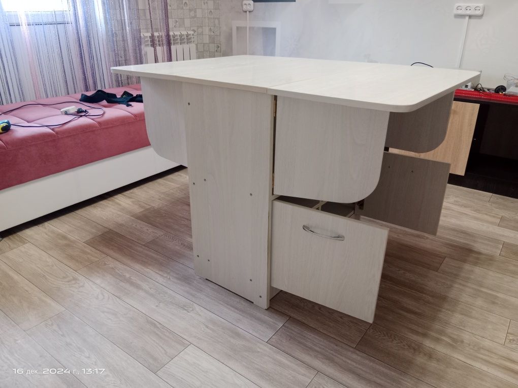 Продам стол-книжку