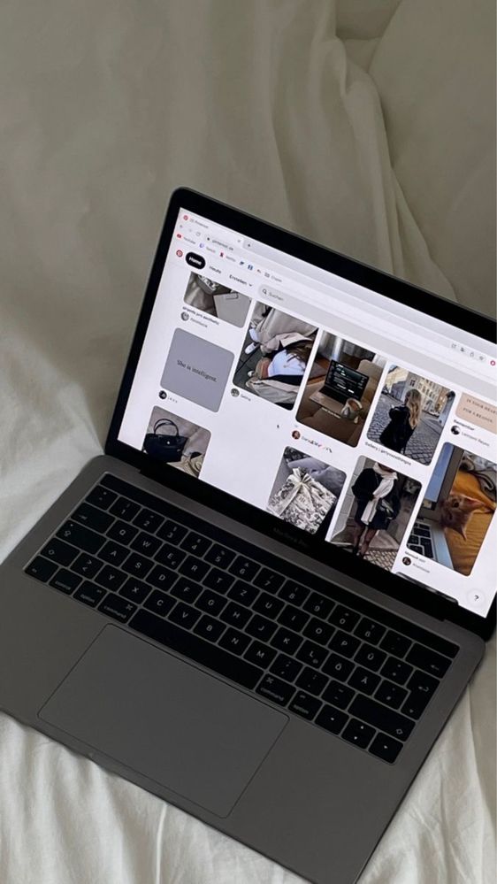 Продам MacBook Pro 14 , 2023 диагональ14.2" / 8 Г6 / SSD 512 Гб MTL73