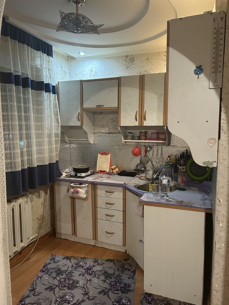 Продам 3-х комнатную кв , на 2 этаже в центре города.