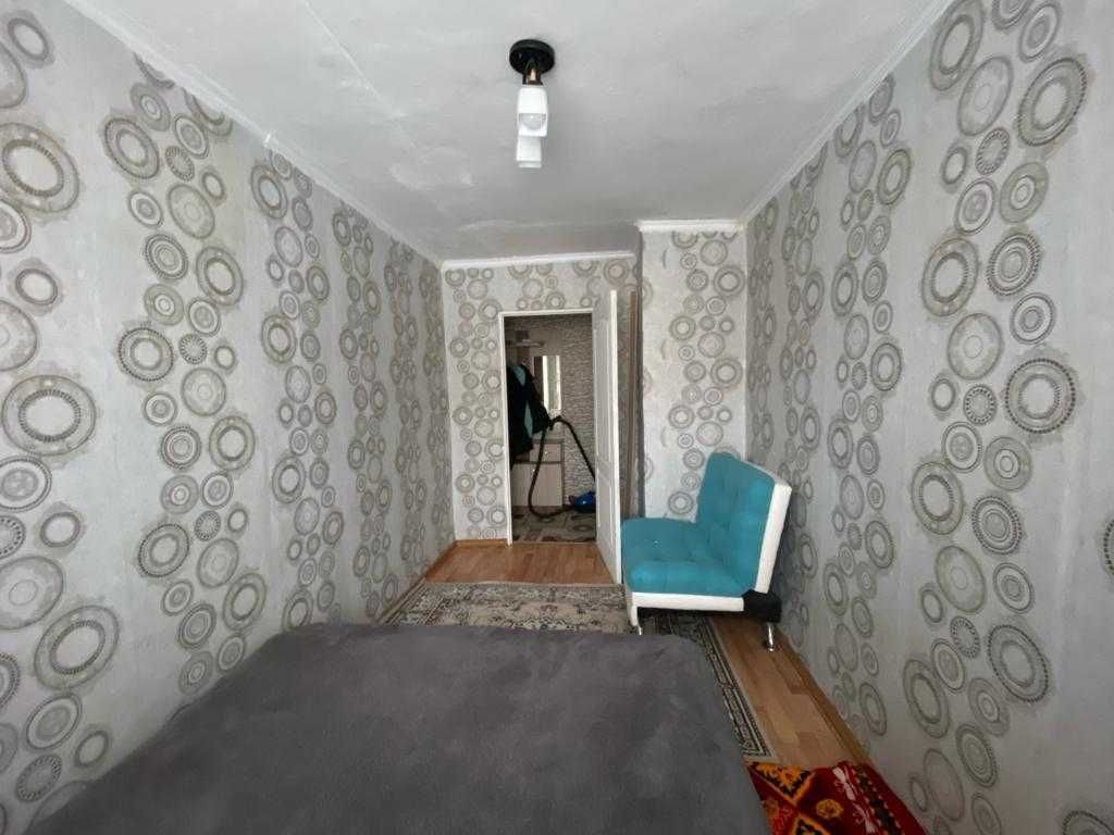 S  Продам 2-х ком на 4 мкр 3/5 этаж
