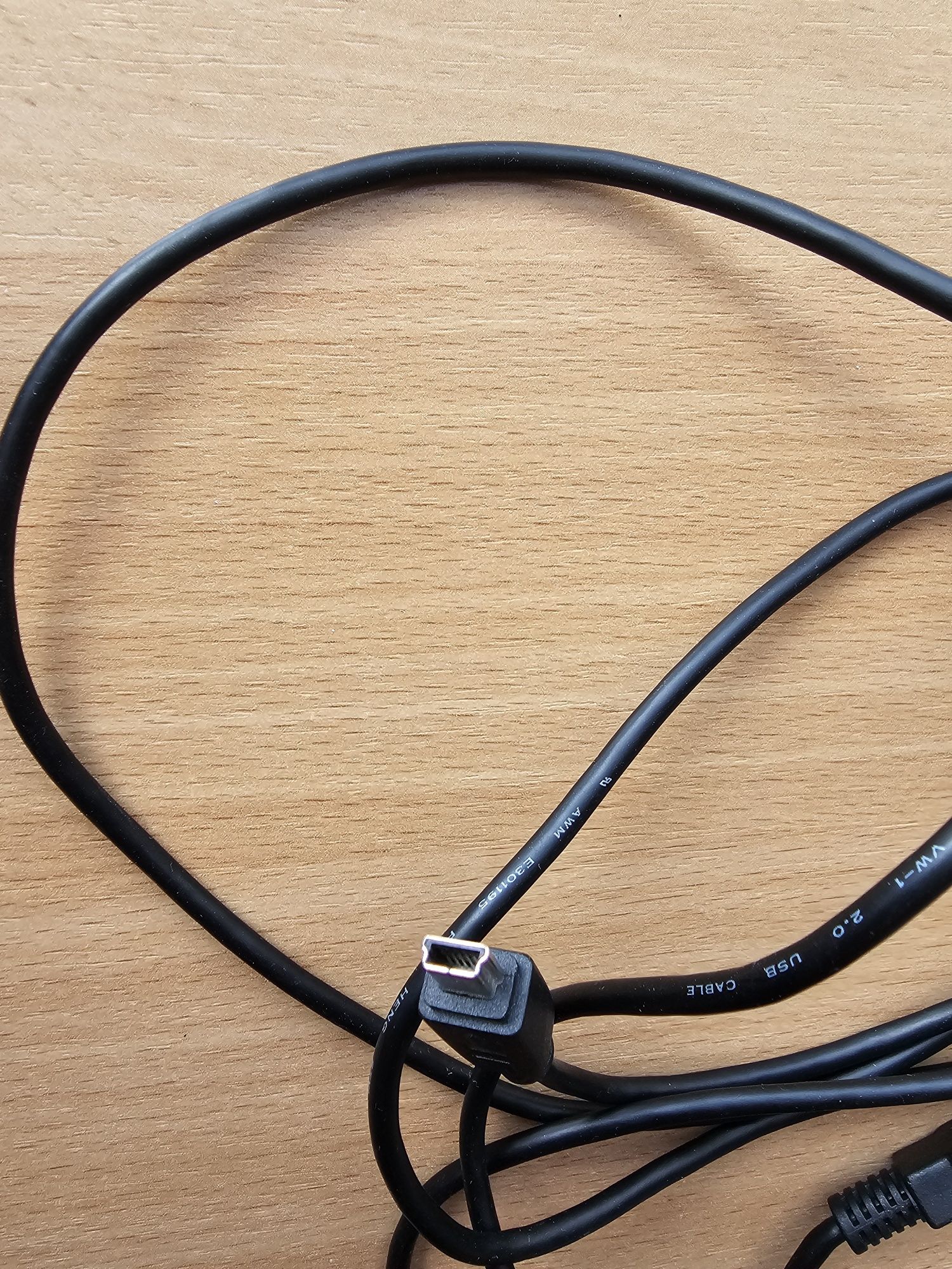Кабель USB - mini USB