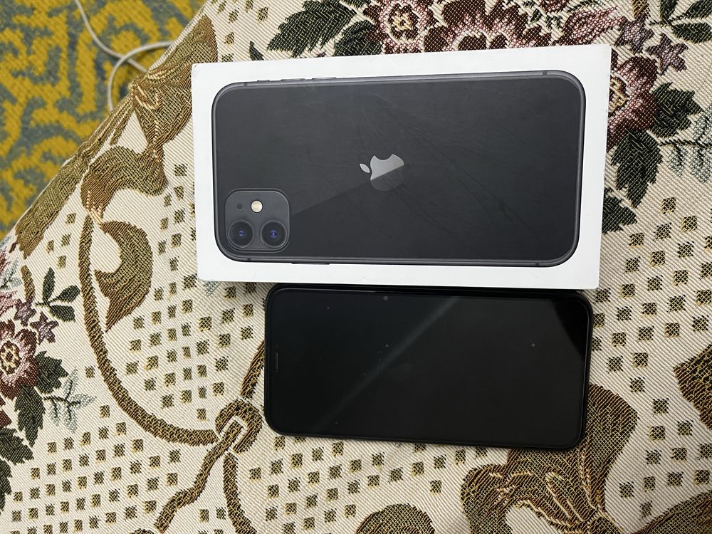 Iphone 11 64 гб.