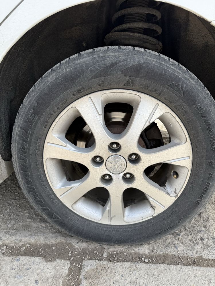 Диск с шинами тойтоты camry 30/35/40/45 r16