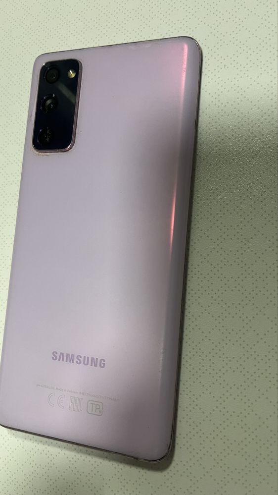 Samsung s20fe продам срочно за 50000 либо обмен предлагайте
