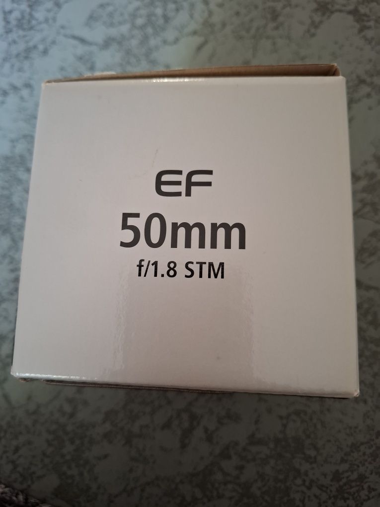 Продаю  обьектив саnon EF 50mm f/1.8 STM
