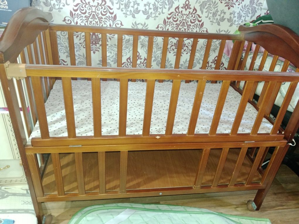 Кроватька для ребенка