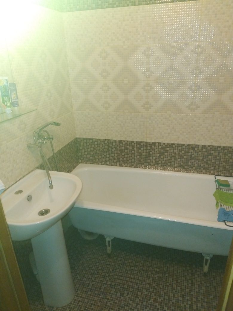Продам 2х комнатную .Промбаза