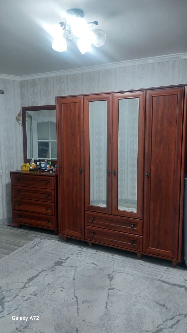 Продам шкаф четырех дверный