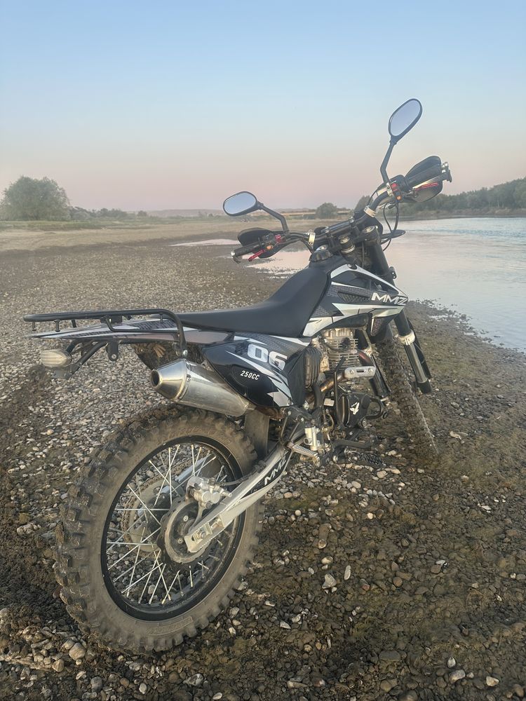 Продам эндуро 250куб