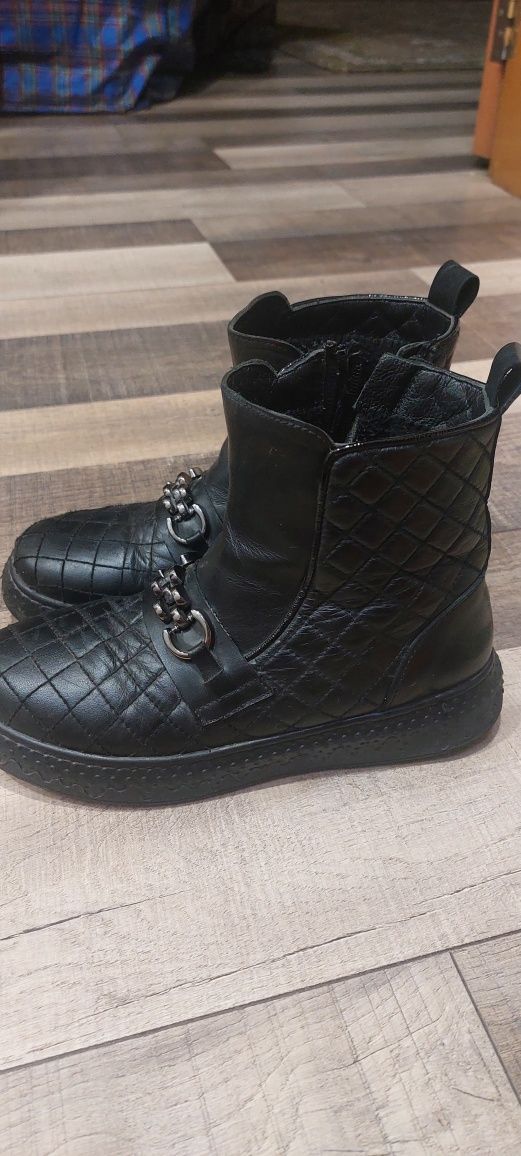 Продам сапожки на девочки