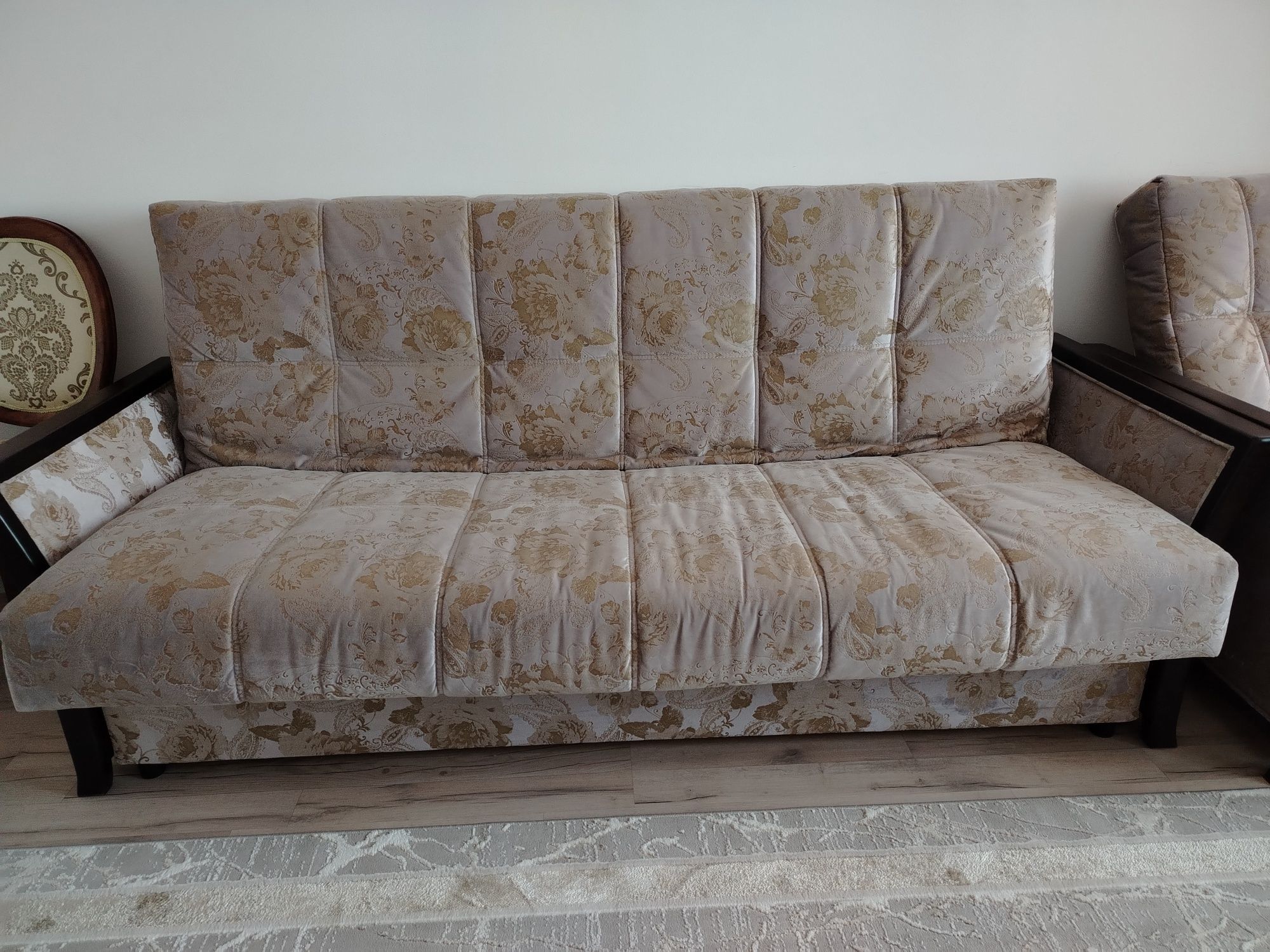 Продам мягкую мебель двойка диван и кресло