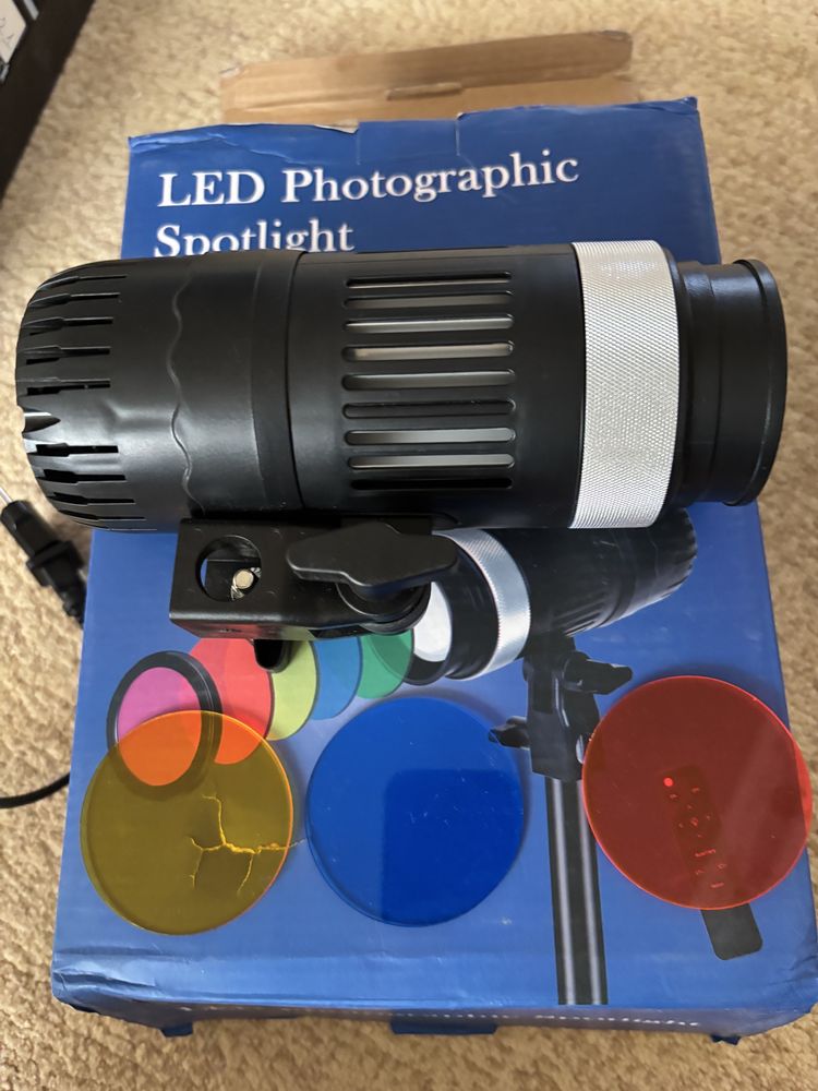 Led фонарик с разными цветами