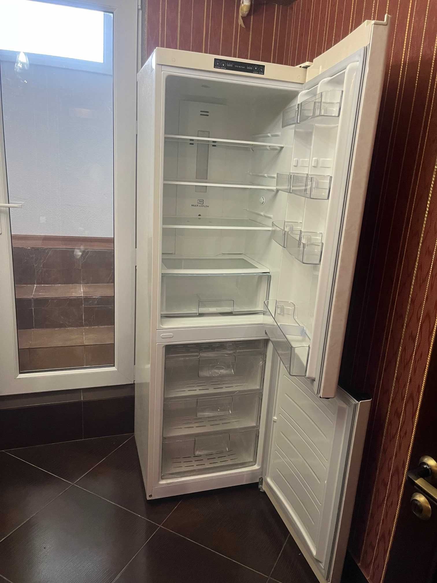 Холодильник 2-х камерный LG GC-B509 бежевый