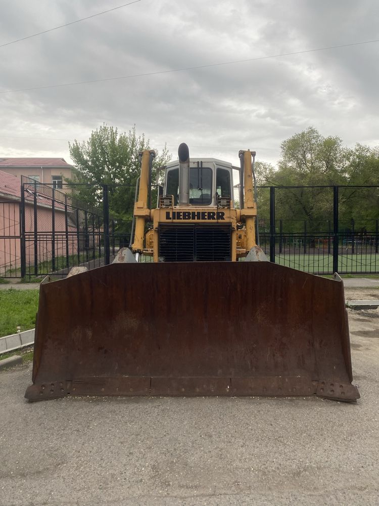 Продам бульдозер Liebherr