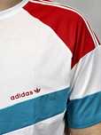 Футболка спортивный фирмы "Adidas"