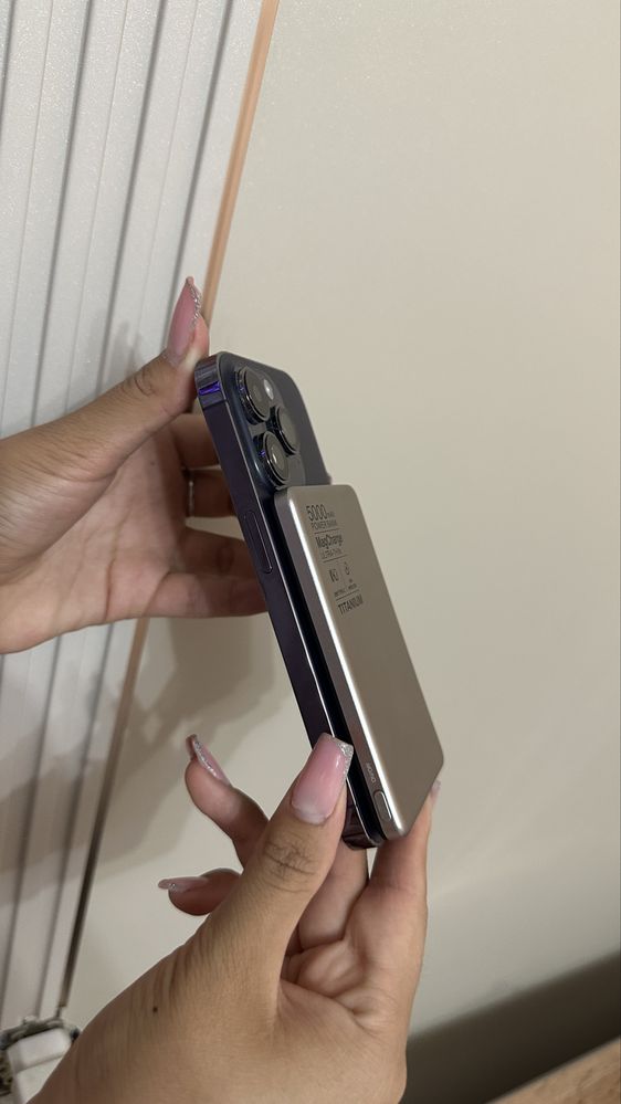 Ультра тонкий power bank на айфоны