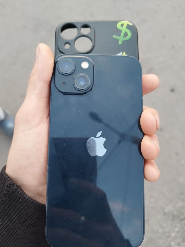 Продам Iphone 13
