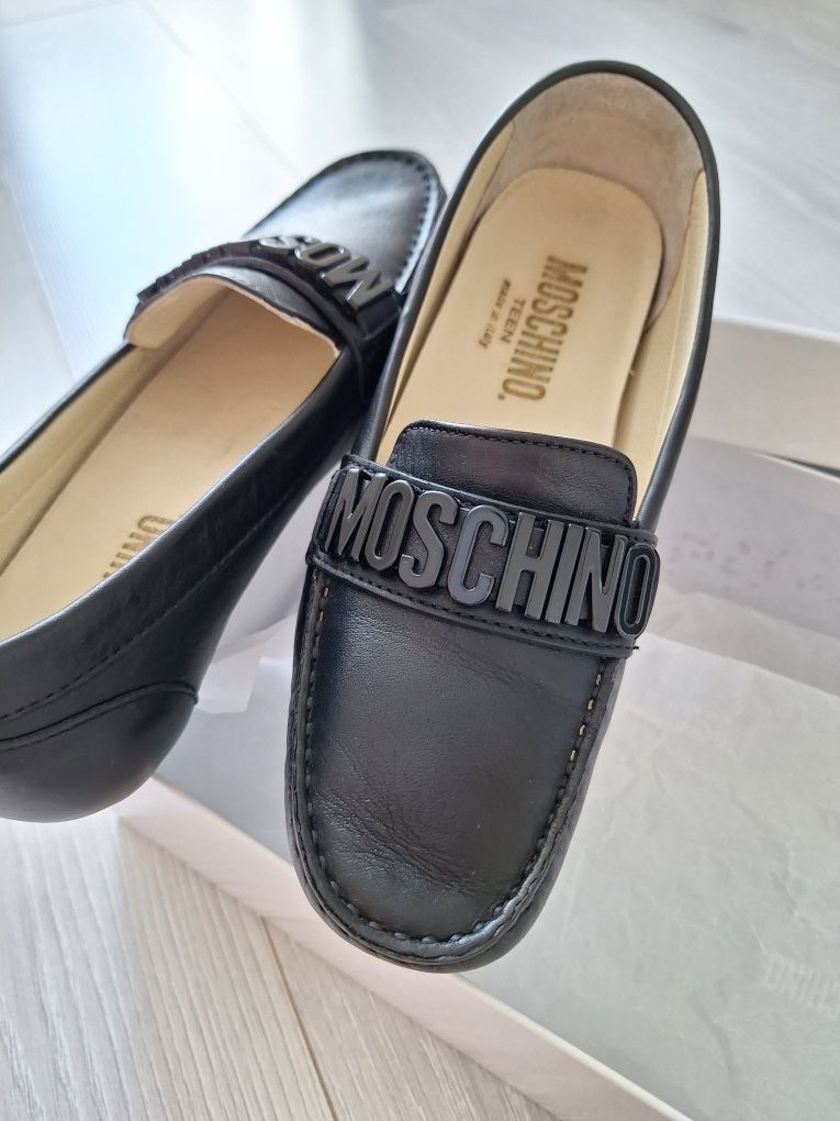 Продам лоферы MOSCHINO на девочку, р.32