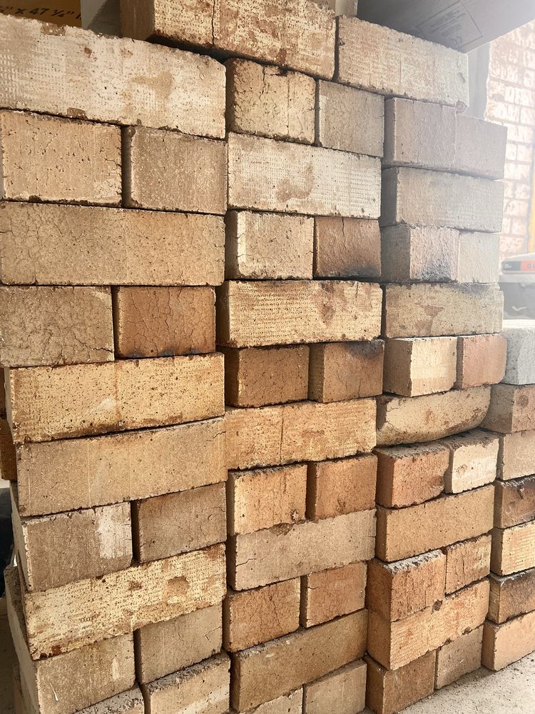 Красные кирпичи, 125 штук