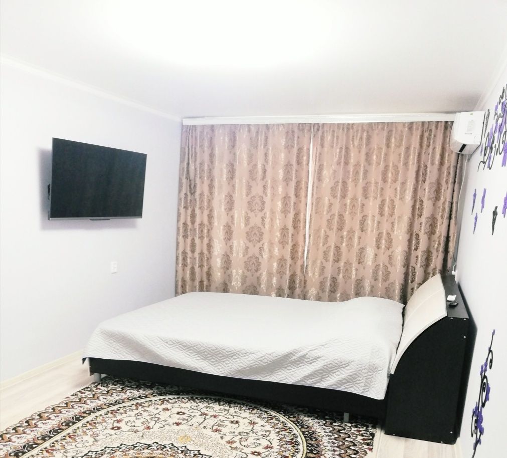 Посуточно 1-ком.кв., 8 мкр. Бр.Жубановых 271/1, SMART TV