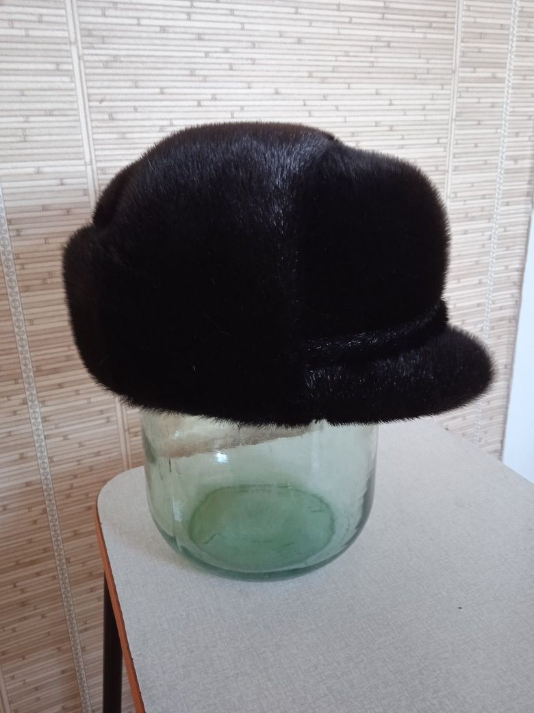 Продам шапки меховые