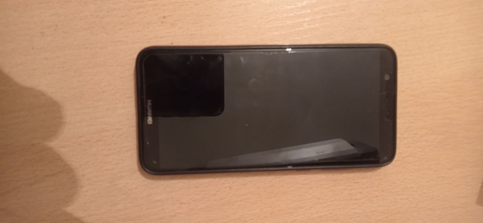 Продам сотка Huawei P smart. С документами. Хорошего состояния.