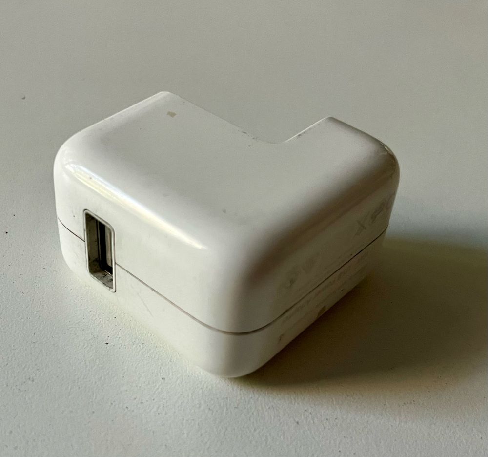 Адаптер для зарядного устройства Apple. Оригинал