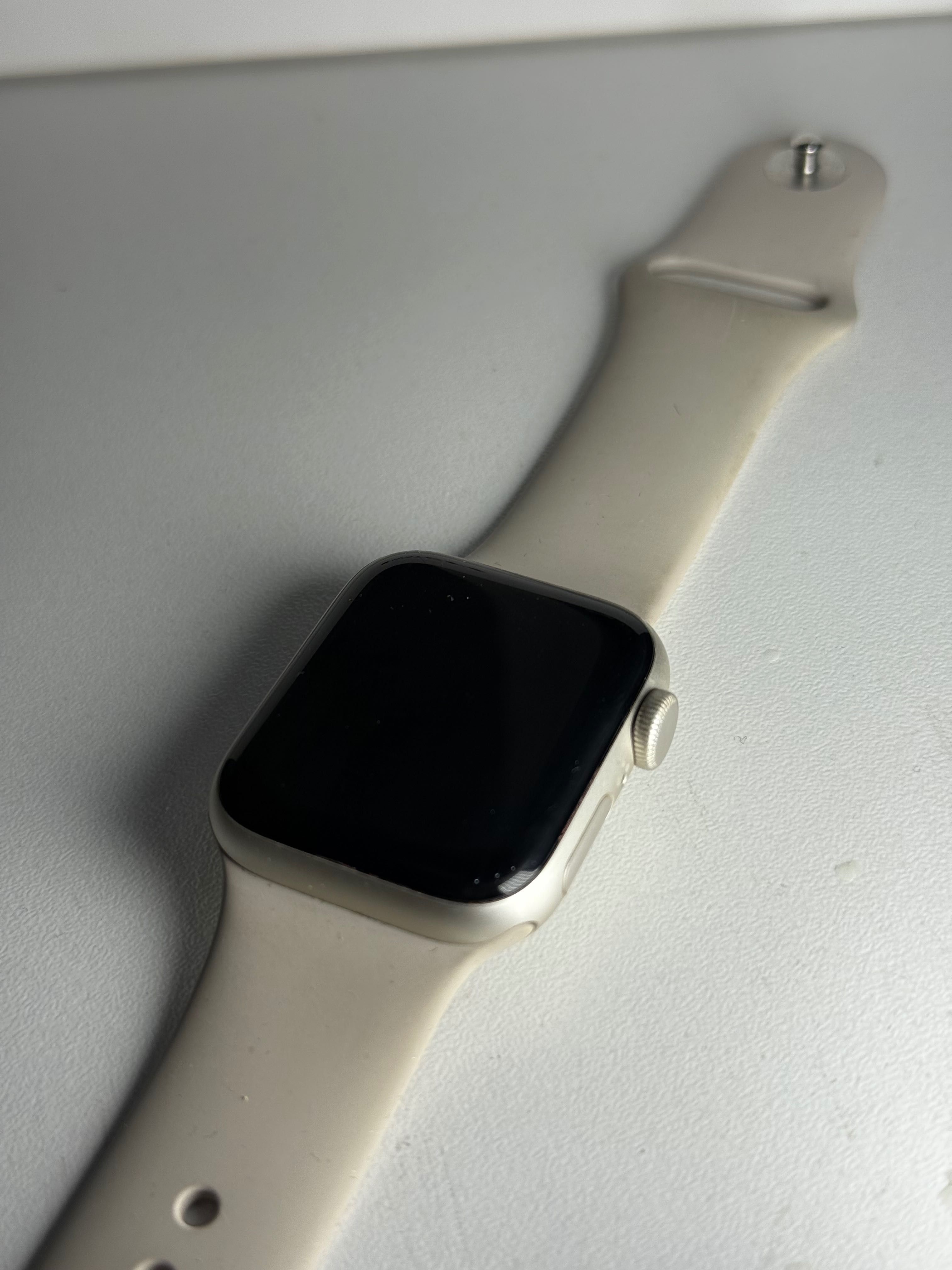 Apple Watch  SE 40 мм , ОРИГИНАЛ идеальное состояние