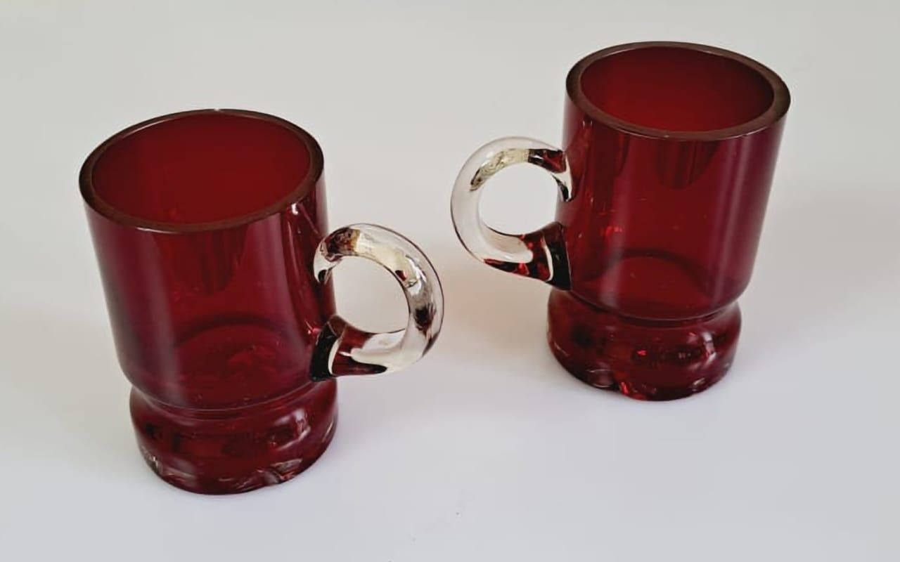 Кружки из цветного стекла