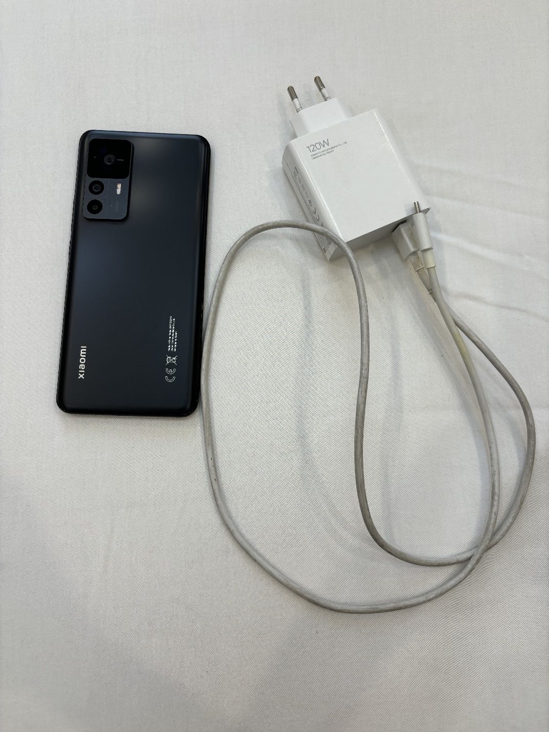 Продаю Xiaomi 12T 2023 года, 256 GB