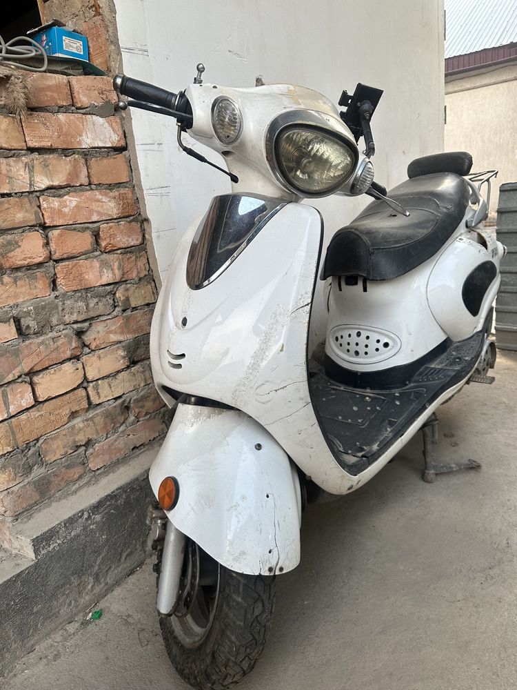 Продам скутор (мопед) jog