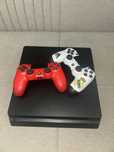 PlayStation 4 (500 ГБ) + 2 джойстика + FIFA 24 и FIFA 25
