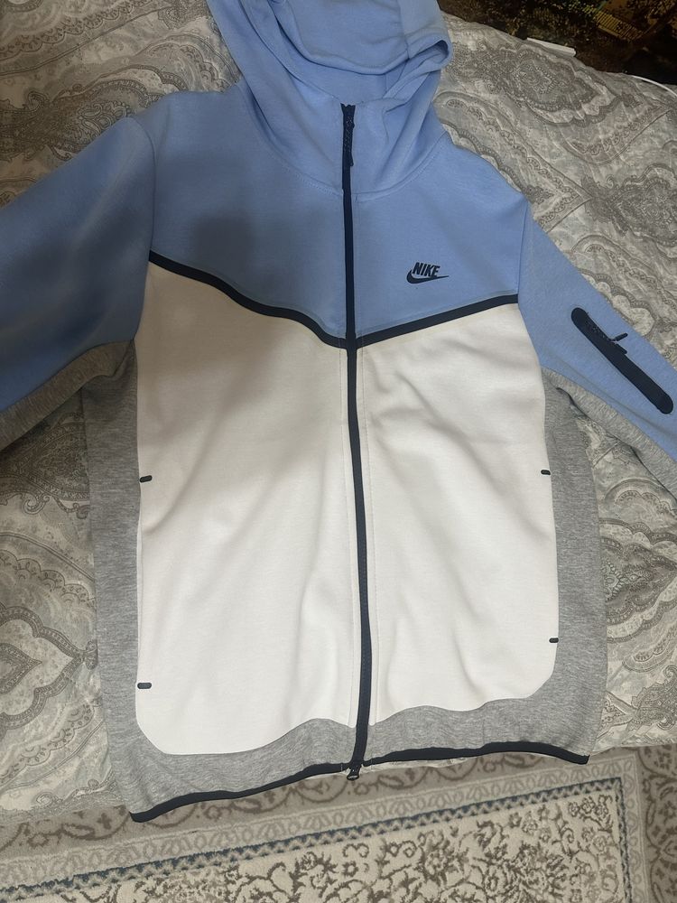 nike tech fleece