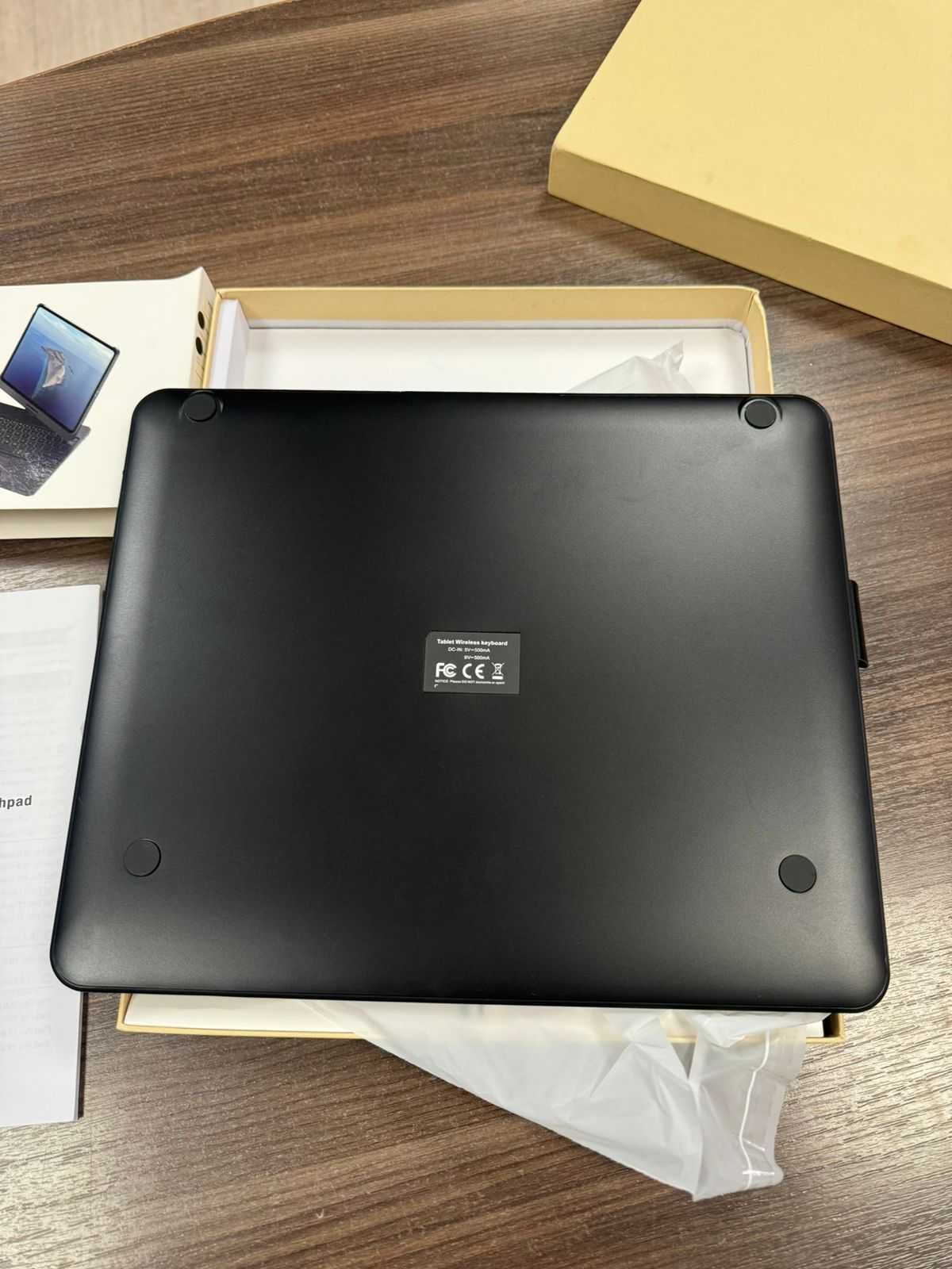 Чехол-клавиатура Kolude для IPad Pro 13 дюйм 2024 года