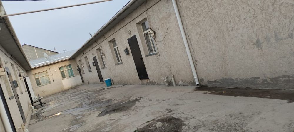 Сдается в аренду помишения 200 квдратных метров 12 комнат  под склад