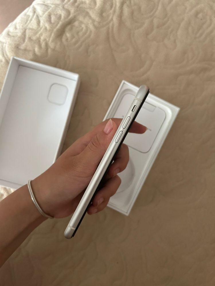 Iphone 11 64 гб хорошее состояние
