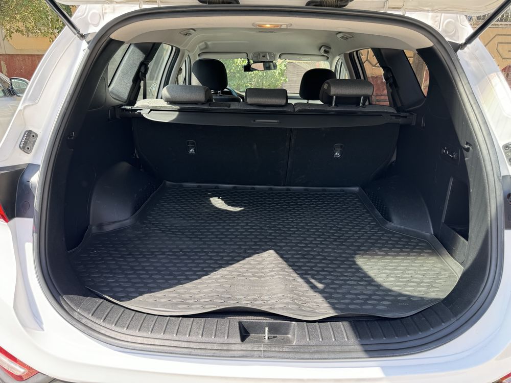 Продаю Hyundai Santa Fe 2019