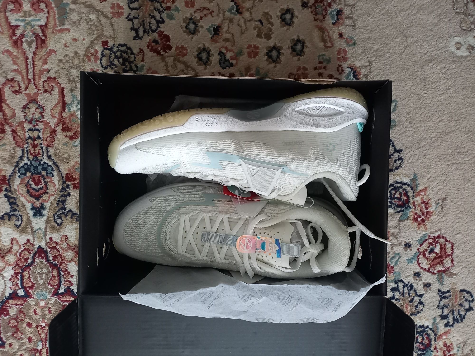 Кроссовки PEAK lightning 9