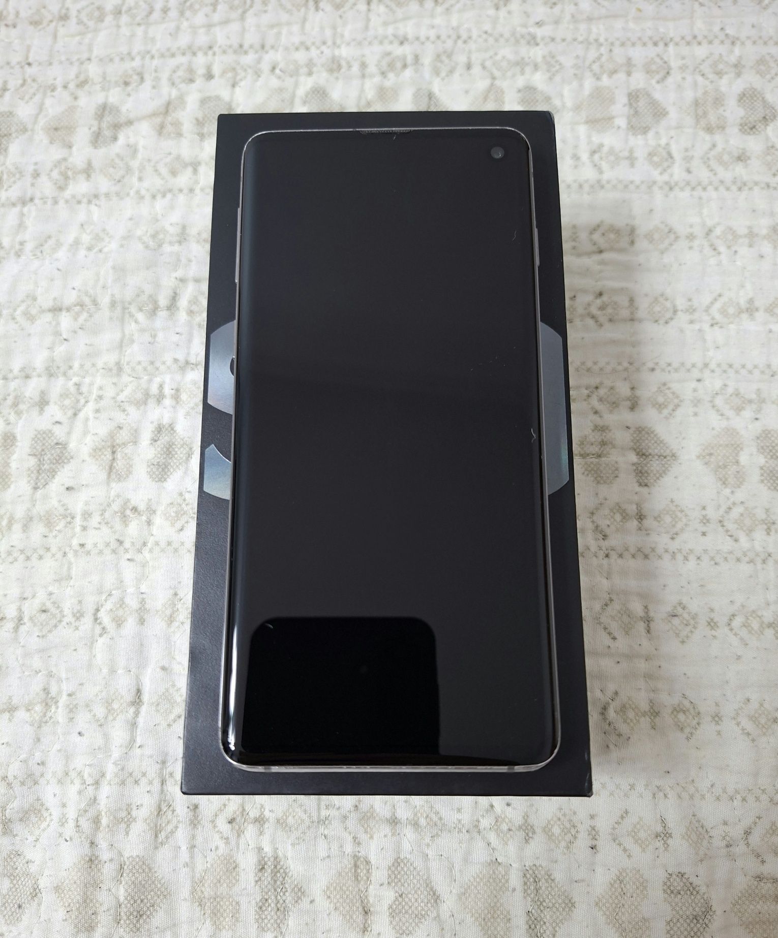 Смартфон Samsung Galaxy S10 128Gb, Android 12
