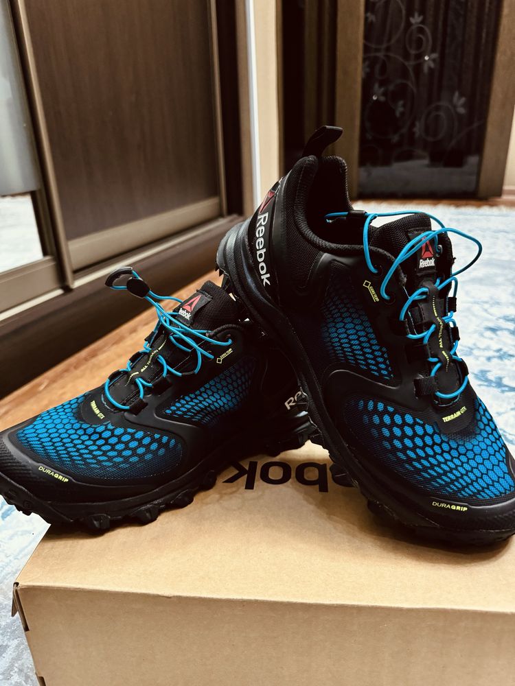 Продам кроссовки Reebok