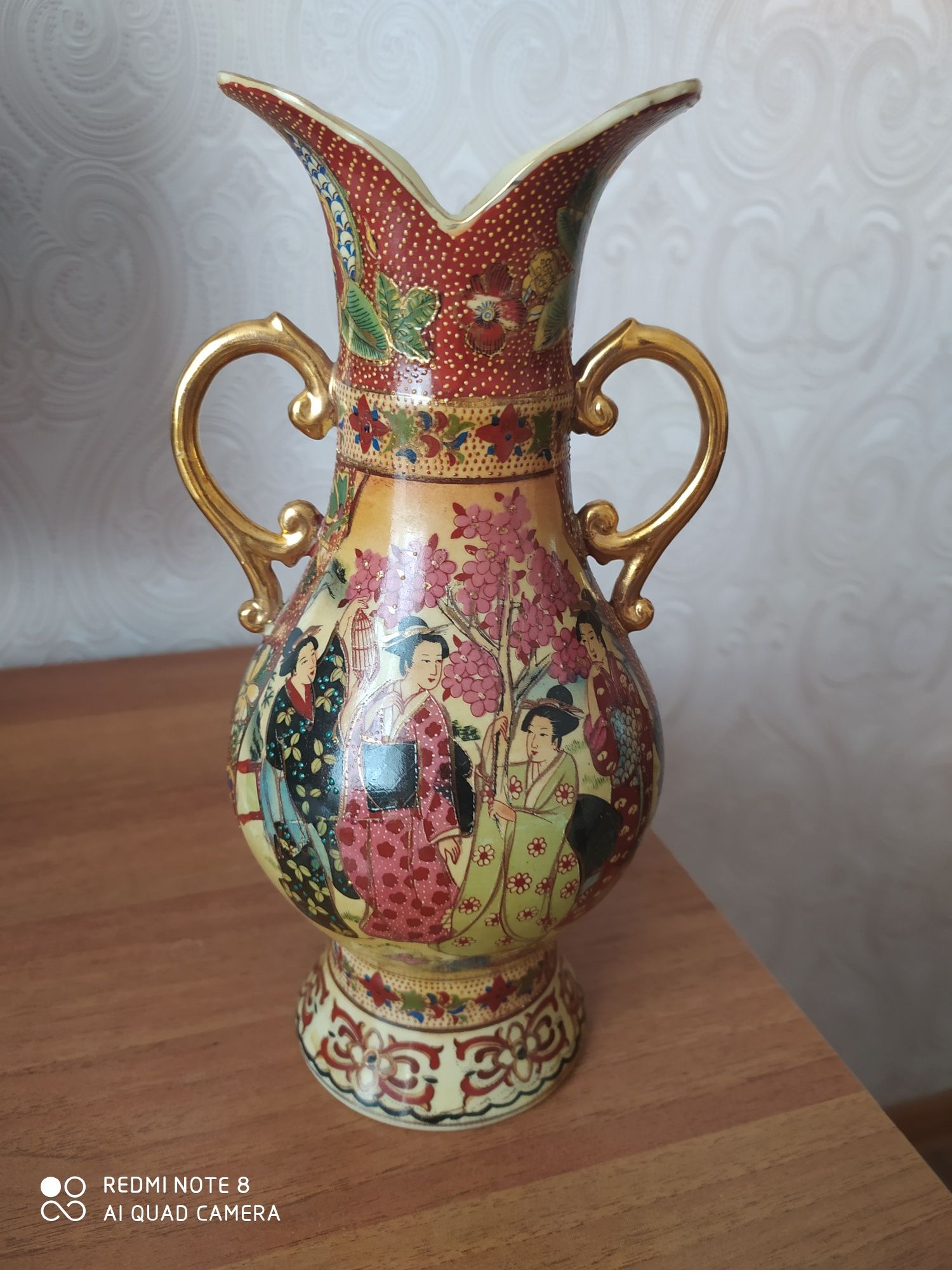 Керамическая ваза