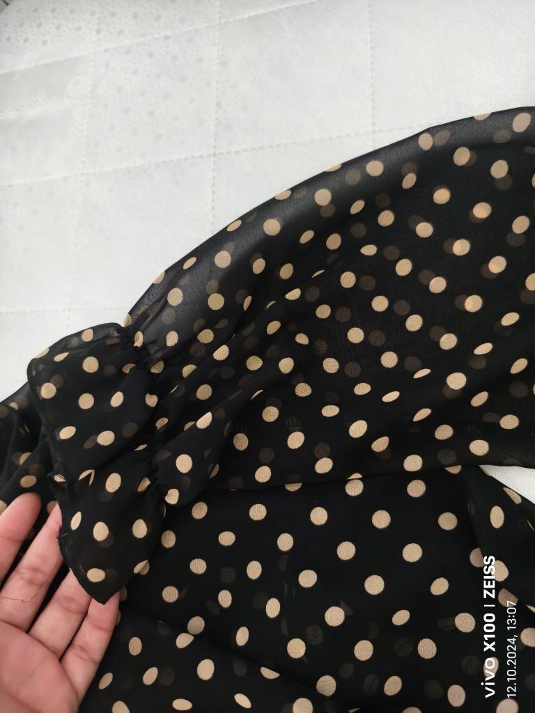 Продам платье  очень красивое