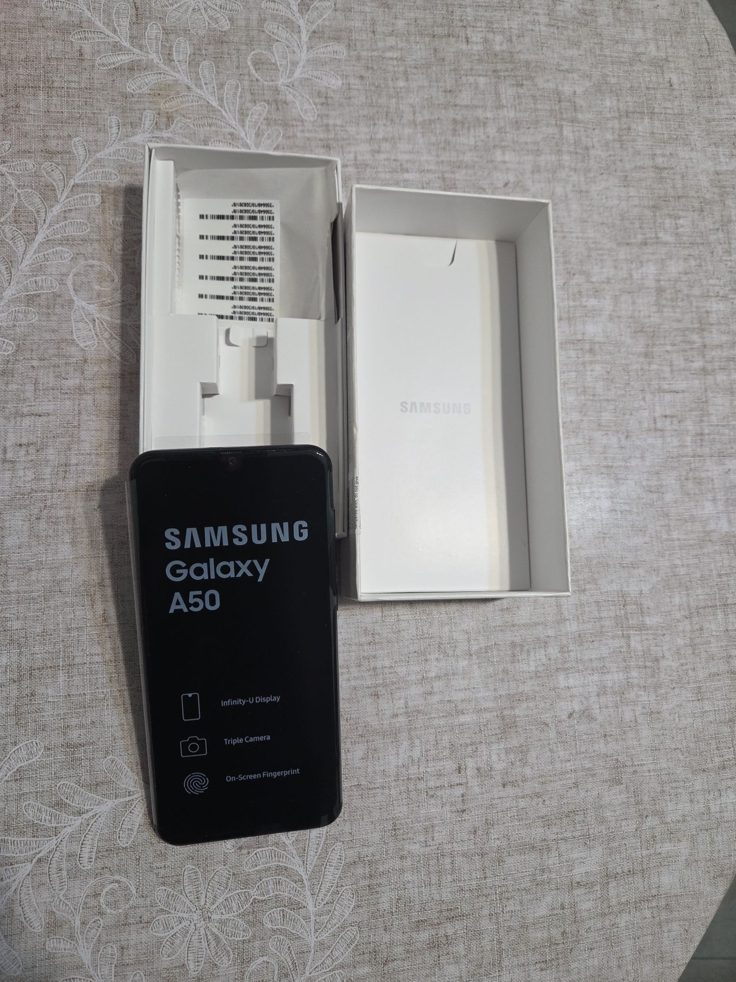 Телефон Samsung A50 бу