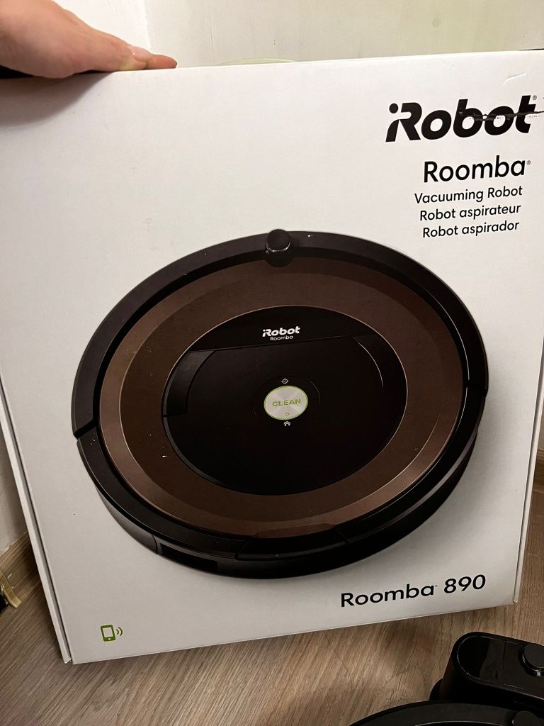 Продам IRobot Roomba 890